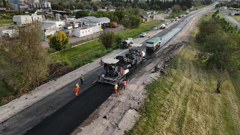 El Gobierno anunció la repavimentación de una ruta clave para el país y mejorará la circulación en toda la traza
Fuente: Gobierno de Santa Fe