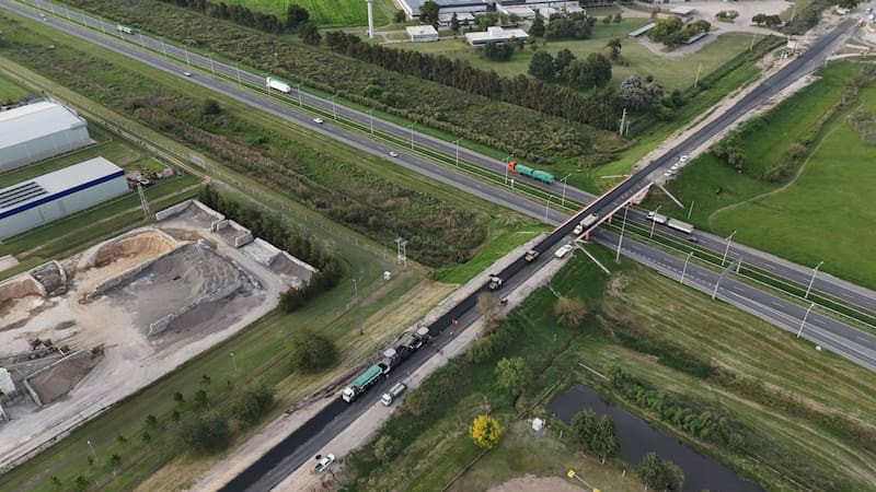 El Gobierno anunció la repavimentación de una ruta clave para el país y mejorará la circulación en toda la traza
Fuente: Gobierno de Santa Fe