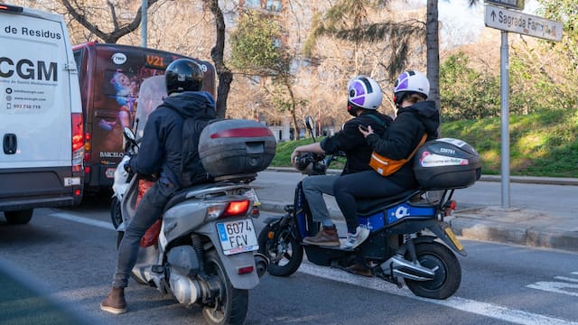 El Gobierno anunció una ayuda de 600 euros a todos los conductores que cumplan con este trámite desde marzo