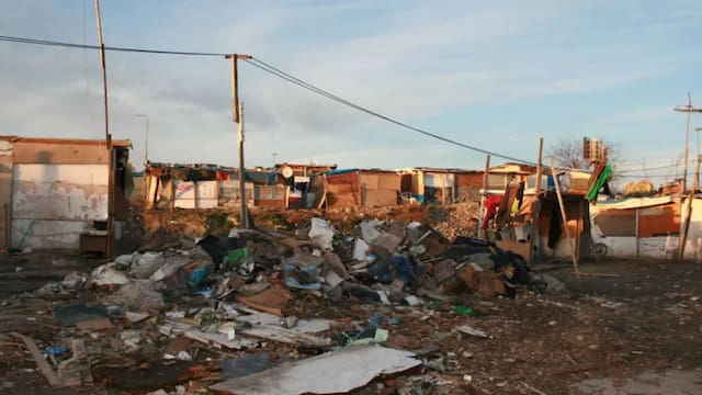 El Gobierno convertirá un espacio de la Ciudad con asentamientos ilegales en un parque con espacio verde para los vecinos