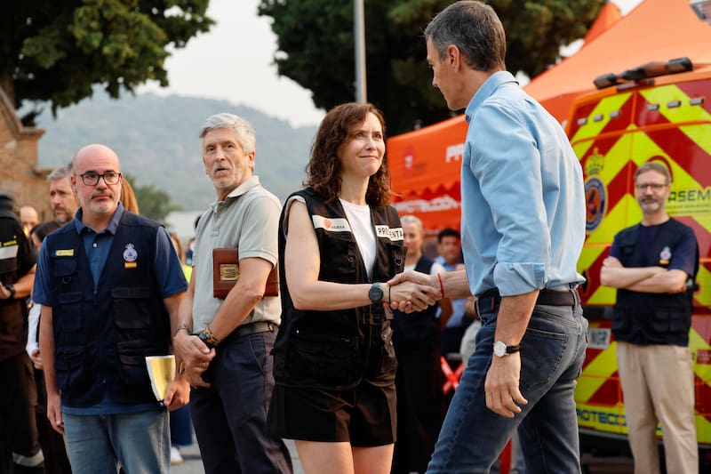 El Gobierno de Pedro Sánchez centraliza la gestión de los incendios que arrasan Madrid y Ávila