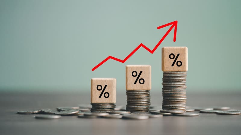 El Gobierno propone que la ley fije un sueldo "igual o superior" al 60%