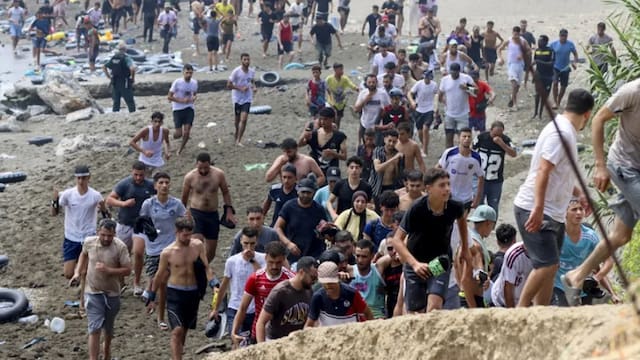 El Gobierno reforma la Ley de Extranjería y Asilo tras la crisis en Ceuta: que pasará con quienes lleguen a la frontera a partir de ahora