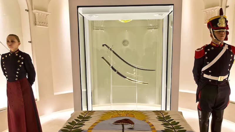 El Gobierno se llevará el sable corvo de San Martín del Museo de Historia Nacional: a dónde lo llevará