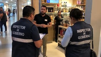Es oficial | El Gobierno visitará local por local en centros comerciales y shoppings y expulsará a los clientes en estos casos