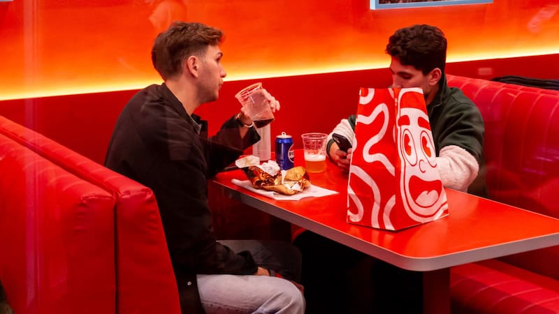 El Gordis Burger está ubicado en la esquina de Fitz Roy y El Salvador, Palermo, Ciudad de Buenos Aires.