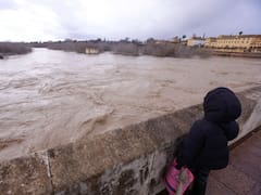 España bajo alerta máxima: el temporal ya deja una víctima fatal, las lluvias no dan tregua y Sánchez advierte “días largos”