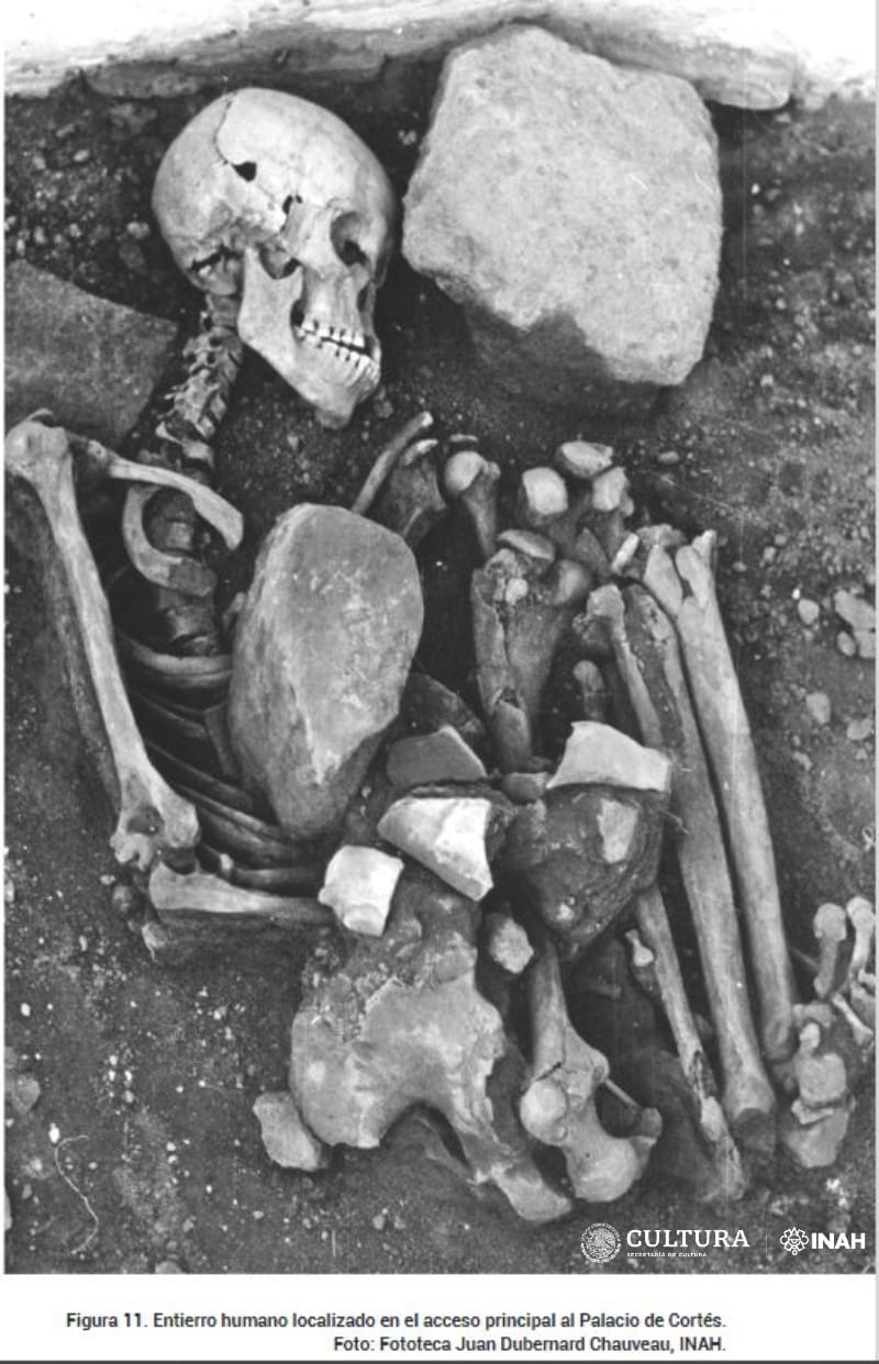 Restos óseos humanos hallados en el Palacio de Cortés. Fuente: INAH.