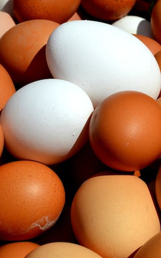 La forma correcta de pelar los huevos para aprovechar al máximo sus proteínas