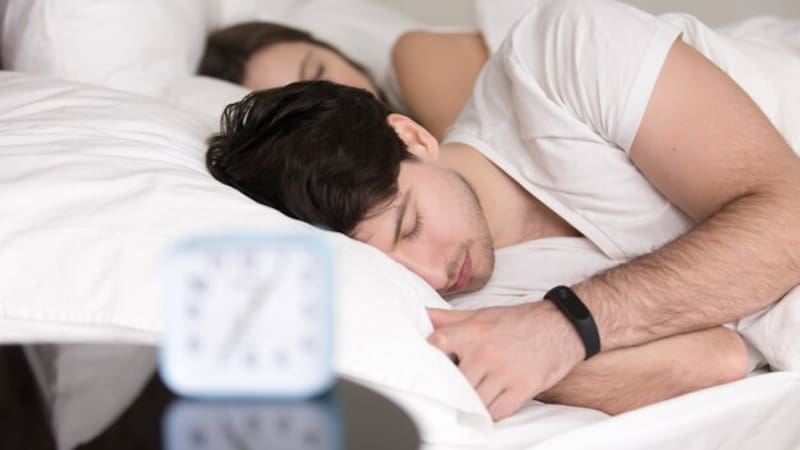 Dormir una cantidad adecuada de horas ayuda a mantener el equilibrio metabólico y a regular los niveles de glucosa en sangre. (Fuente: archivo).