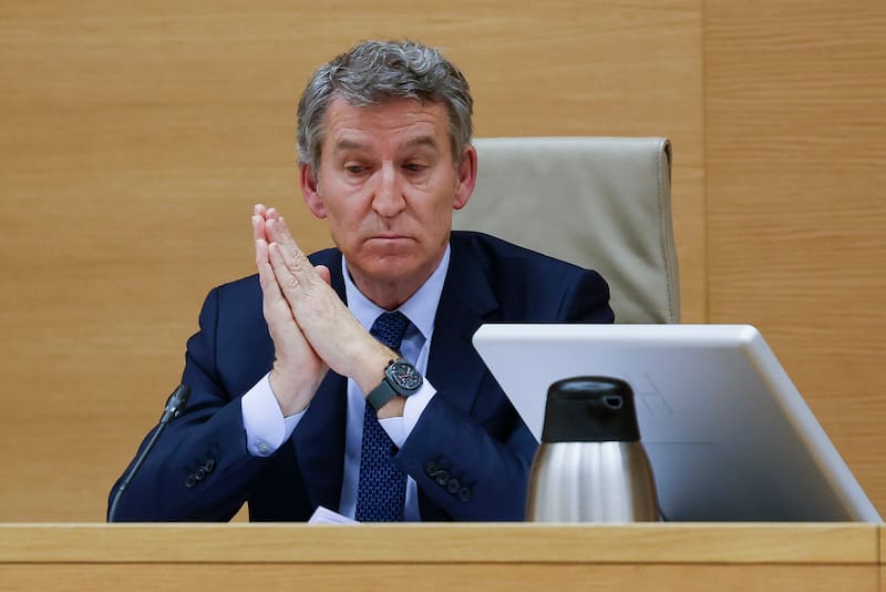 FOTODELDIA MADRID (ESPAÑA), 02/02/2026.- El líder del PP, Alberto Núñez Feijóo, comparece este lunes ante la comisión del Congreso que investiga la gestión de la dana de 2024, que dejó 230 muertos en la provincia de Valencia. EFE/JJ Guillén