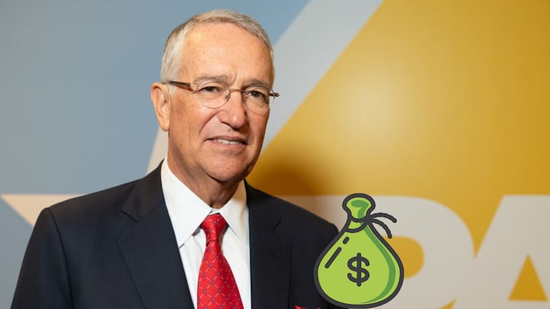 La presidenta de México dio a conocer que ya se le notificó al empresario el requerimiento de pago ante el SAT.