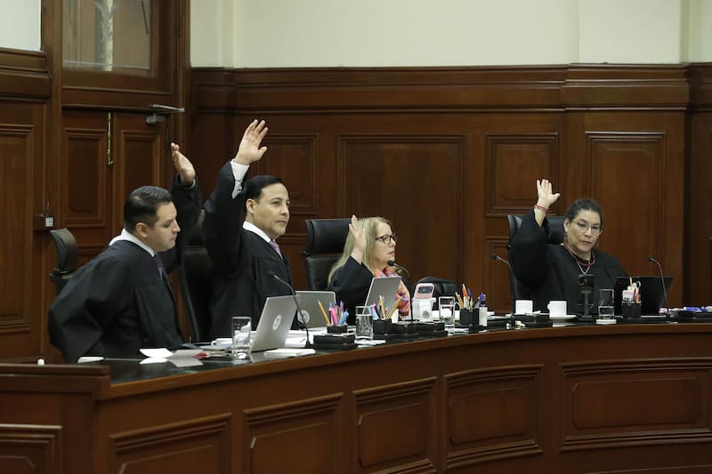 El máximo tribunal emitió un criterio que limita una práctica utilizada por las instituciones bancarias en los contratos de crédito. La resolución impide el cobro de intereses sobre intereses cuando esa cláusula perjudica a los consumidores.