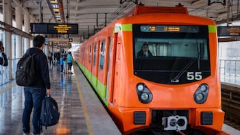 Desde AHORA | El Metro CDMX ajustó las normas y los viajeros no tendrían permitido ingresar al vagón con la mochila en la espalda