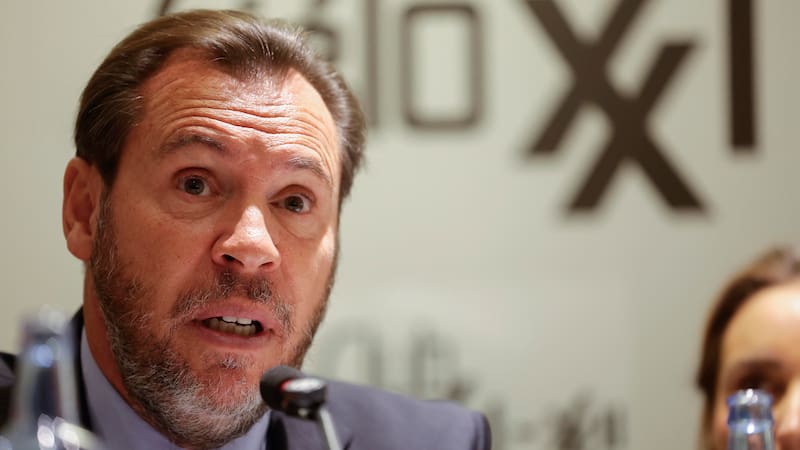 El ministro de Transportes, Óscar Puente pidió confiar en el sistema ferroviario español durante una comparecencia en enero de 2026.