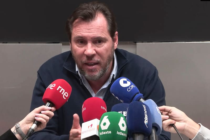 Óscar Puente defiende la vía del diálogo para evitar un conflicto laboral en el sector ferroviario.