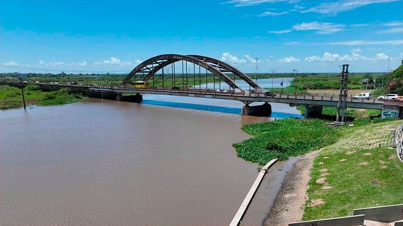 El nuevo puente Santa Fe-Santo Tomé alcanzó un avance general del 55% y se convirtió en el puente en construcción más largo de Argentina, con una extensión proyectada de 1.324 metros. (Fuente: Gobierno de Santa Fe)