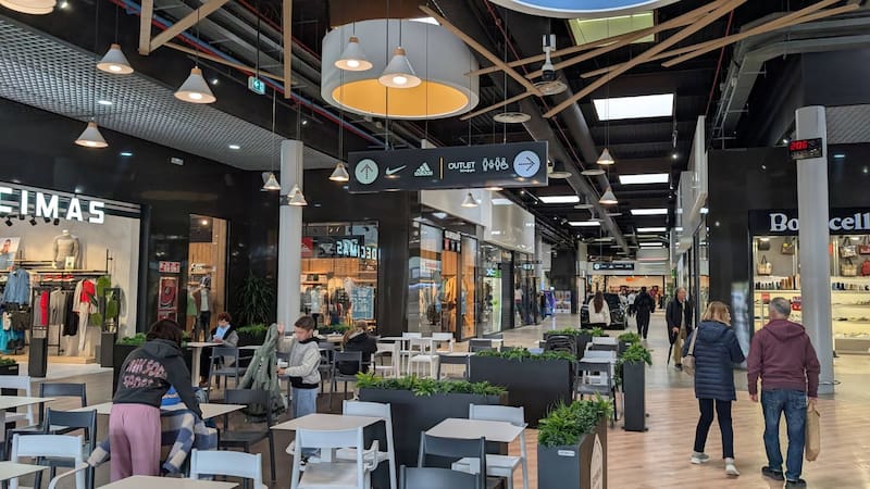 El outlet premium que se expande cada vez más en el país: compró su tercer centro comercial en esta provincia y trae marcas de lujo