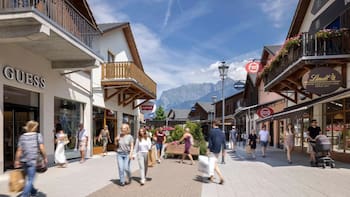 El outlet más importante de la región continúa su expansión: adquirió un centro comercial y traerá nuevas marcas de lujo