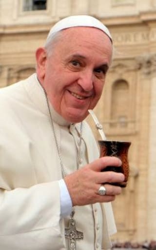 El Gobierno declararía un nuevo feriado nacional por el Papa Francisco y el calendario suma un fin de semana largo