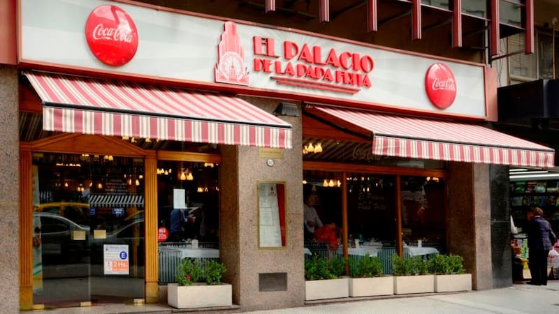 Tras años de funcionamiento, se despide para siempre el Palacio de la Papa Frita de su histórico local en calle Corrientes. (Foto: elpalaciodelapapafrita)