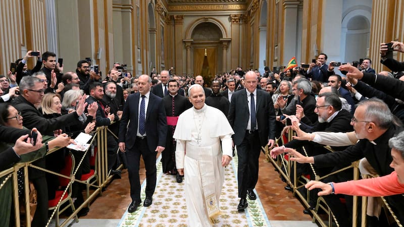 CIUDAD DEL VATICANO (VATICANO), 19/01/2026.- El papa León XIV ha recibido este lunes a representantes del movimiento del Camino Neocatecumenal y les ha instado a "no separarse" de la iglesia y a continuar su labor evangelizadora evitando la "rigidez y los moralismos". EFE/ Dicasterio para la Comunicación del Vaticano / Simone Risoluti SÓLO USO EDITORIAL / SÓLO DISPONIBLE PARA ILUSTRAR LA NOTICIA QUE ACOMPAÑA (CRÉDITO OBLIGATORIO)