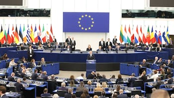 El Parlamento Europeo cuestiona la regularización de migrantes en España y abre la puerta a suspender fondos a Marruecos