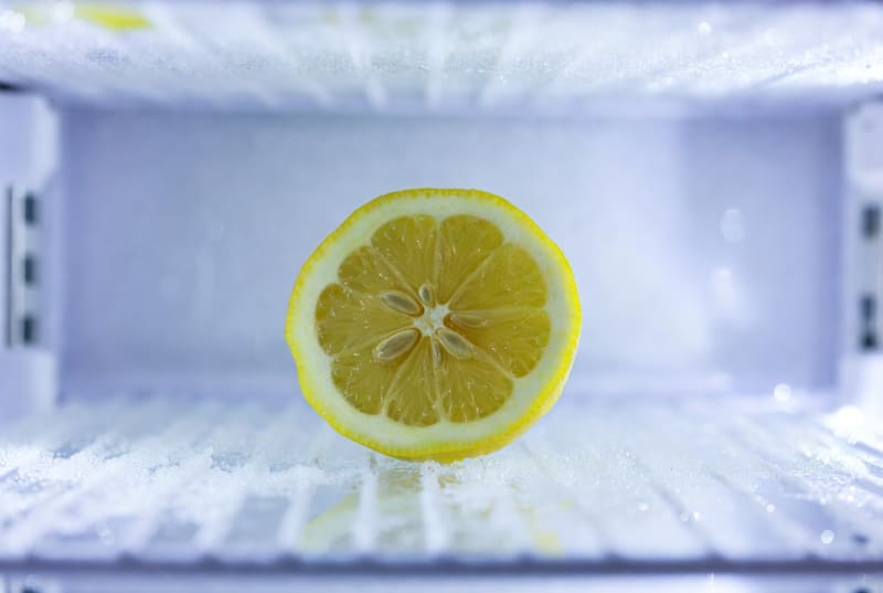 El paso a paso para el ritual del limón en el refrigerador.