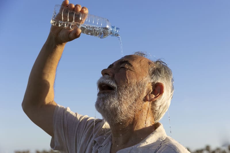 El período de mayor peligro para exponerse al Sol durante la temporada de altas temperaturas se concentra entre las 11 de la mañana y las 4 de la tarde, cuando la radiación solar alcanza su punto más alto. (Foto: Archivo)