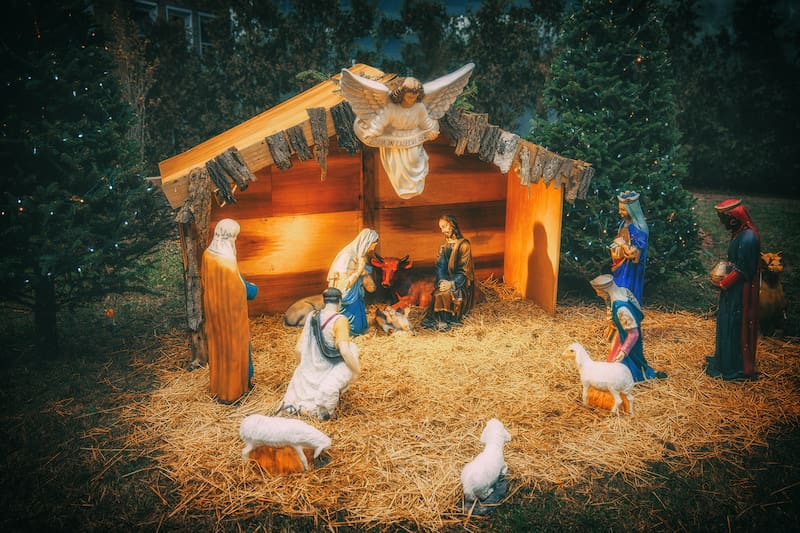 El pesebre minimalista es una buena alternativa para la decoración de Navidad.