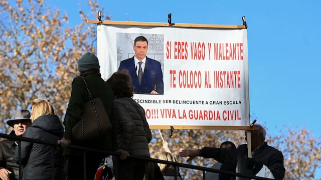 Críticas a la manifestación del PP contra Pedro Sánchez: “Lo quieren destruir porque no pueden ganarle”