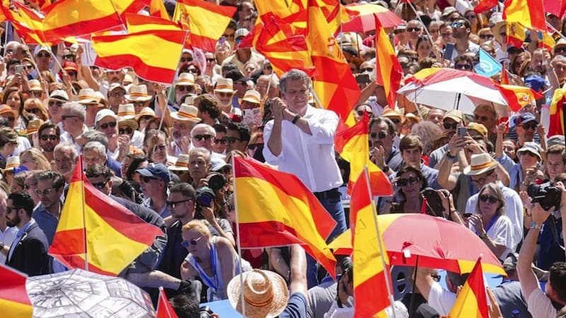 El PP y Vox van contra Sánchez: participarán de la marcha de la Sociedad Civil para exigir su dimisión