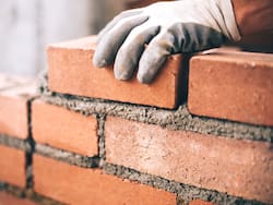 Hoy conviene más comprar un departamento a estrenar que invertir en pozo