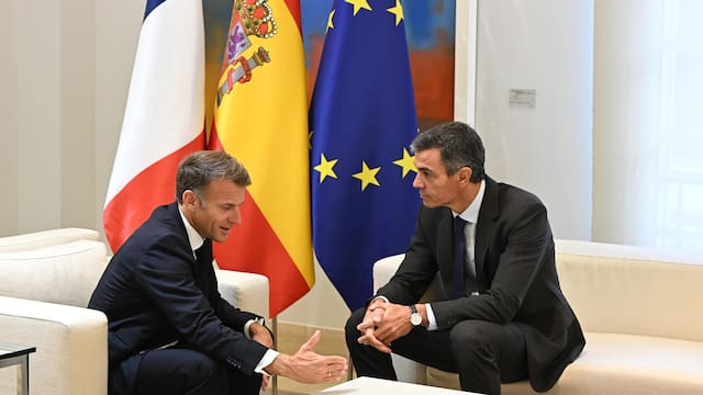 Sánchez se disculpa ante Macron por el rechazo del tratado y promete aprobar otro antes de que termine la legislatura