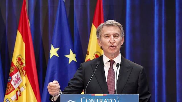 Feijóo presenta sus doce compromisos para llegar a Moncloa: bajada de impuestos, pensiones garantizadas y un millón de viviendas