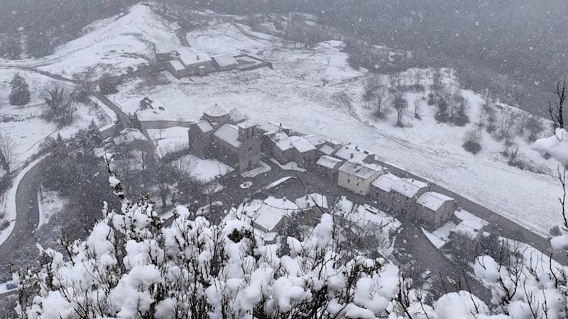 El pueblito catalán que todos ignoraron: está rodeado de montañas, tiene 26 habitantes y conserva un tesoro románico del siglo XI. Foto: Google Maps