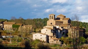 El pueblito catalán que todos ignoraron: está rodeado de montañas, tiene 26 habitantes y conserva un tesoro románico del siglo XI