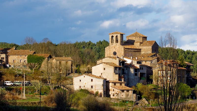 El pueblito catalán que todos ignoraron: está rodeado de montañas, tiene 26 habitantes y conserva un tesoro románico del siglo XI. Foto: Flickr