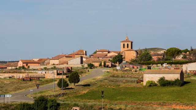 Buscan voluntarios para vivir gratis entre las montañas y ofrecen trabajo asegurado en un pueblo de 40 habitantes