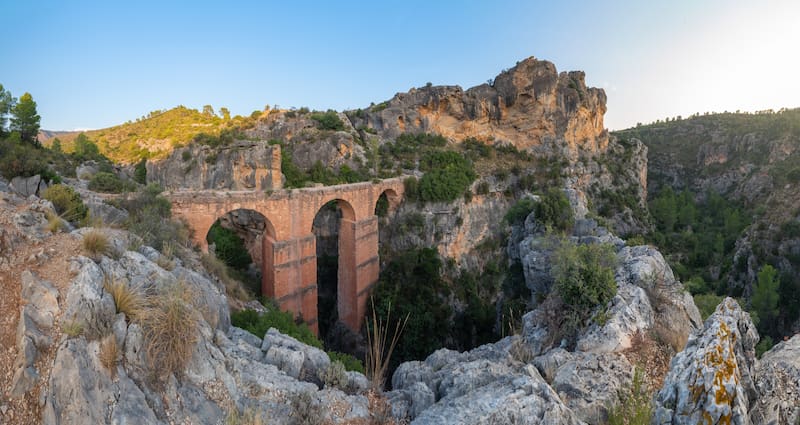El pueblo medieval de Valencia que pocos conocen: tiene piscinas naturales y una de las rutas más bonitas de España (foto: Shutterstock)