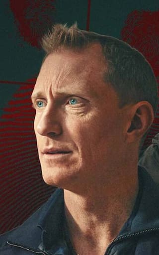 Netflix reveló un caso sin resolver tras 15 años de misterio: ¿qué sucede en El Rastro, la serie sueca que no pierde lugar?