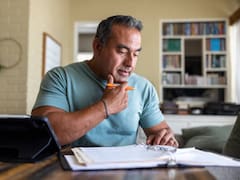 El SAT pone la lupa en facturas médicas: error común que muchos cometen y puede hacerte perder la deducción de impuestos