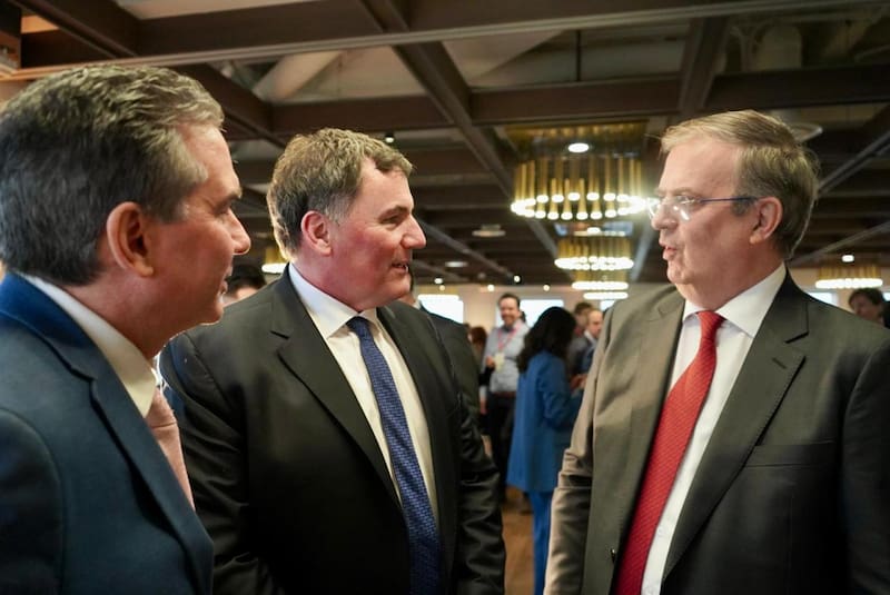 El secretario de Comecio canadiense, Dominic LeBlanc y el secretario de Economía, Marcelo Ebrard.