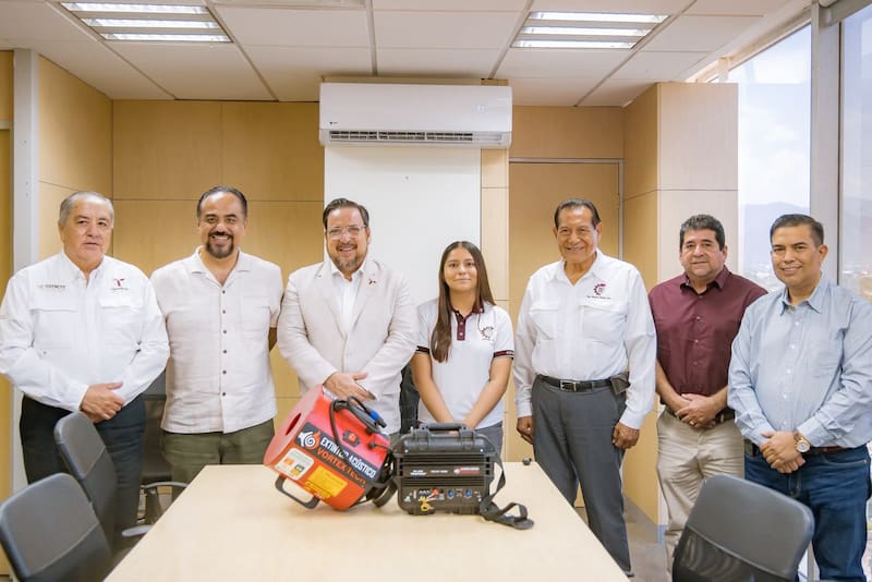 El secretario de Educación de Tamaulipas, Miguel Ángel Valdez García, se reunió con Angela Karime Venegas Hernández.