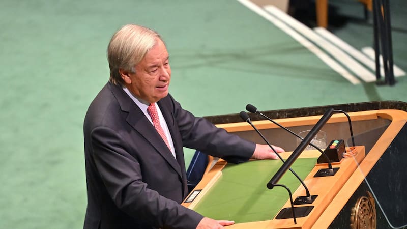 La ONU aconseja a los gobiernos: “La inteligencia artificial debe ser moldeada por la humanidad, con la humanidad y para toda la humanidad”.