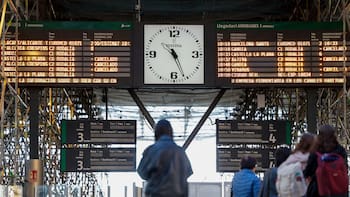 Paro de trenes: se cumple el primer día de huelga mientras el Gobierno se reúne para ponerle fin a la medida de fuerza