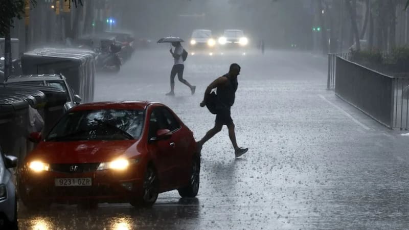 El SMN emitió una alerta naranja para tres provincias de Argentina.