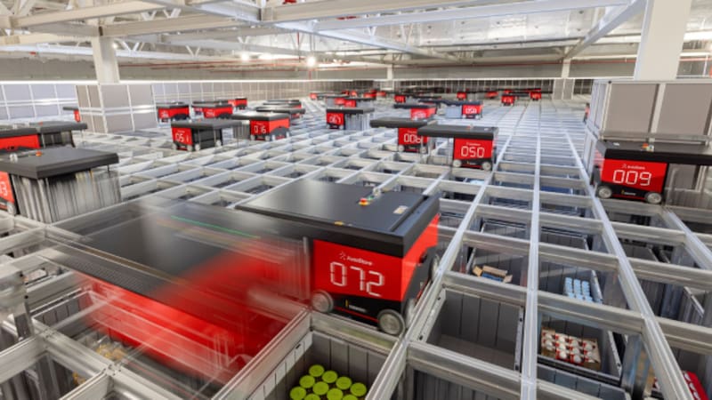 El supermercado más grande del país abre su primer almacén semiautomatizado: 70 robots preparan más de 500 pedidos por día