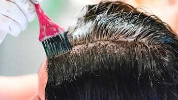 Adiós canas: cómo preparar y aplicar este tinte casero que deja tu cabello brillante y sin frizz