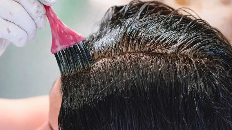 El tinte casero para las canas que aporta brillo, suavidad y es libre de químicos. (Fuente: ChatGPT)